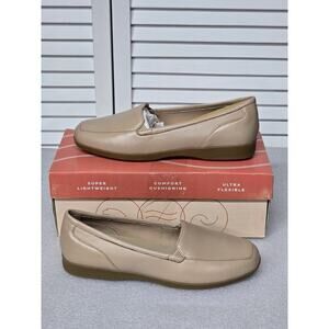 Easy Spirit SE Devitt Loafers Nude Color Leather Gore Slip On Womens Size 7.5W